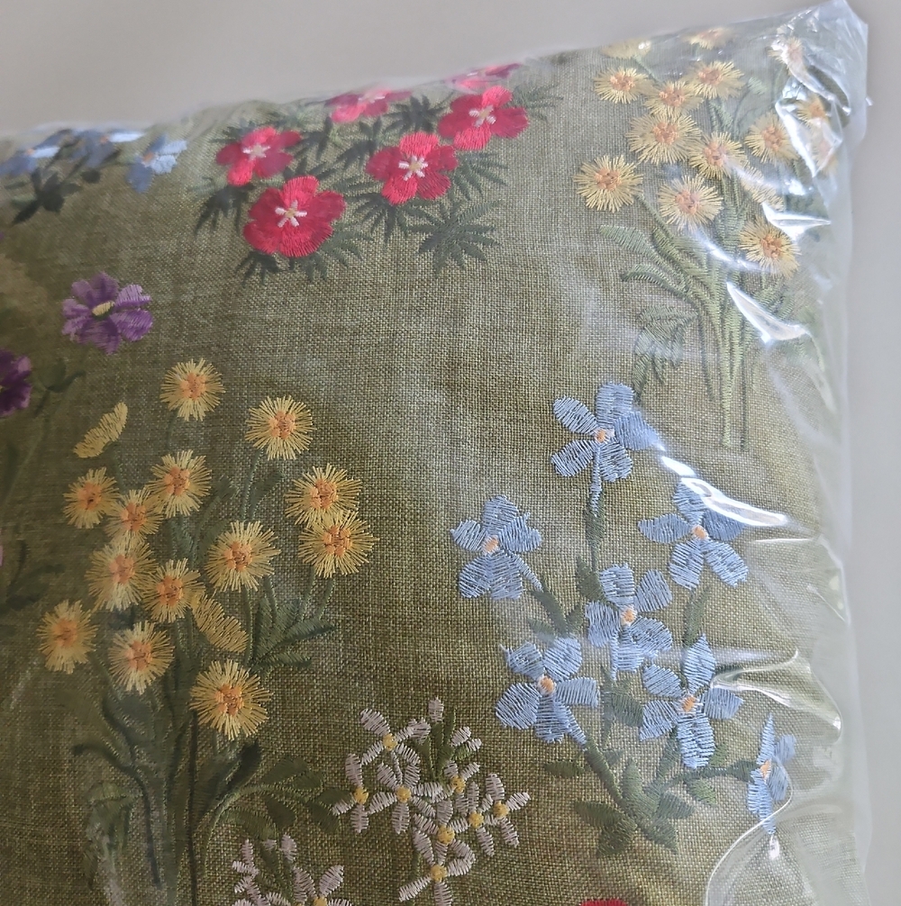 Charles Gallen Irish Wildflower Pillow Set Of 2 - Picture 8 of 8